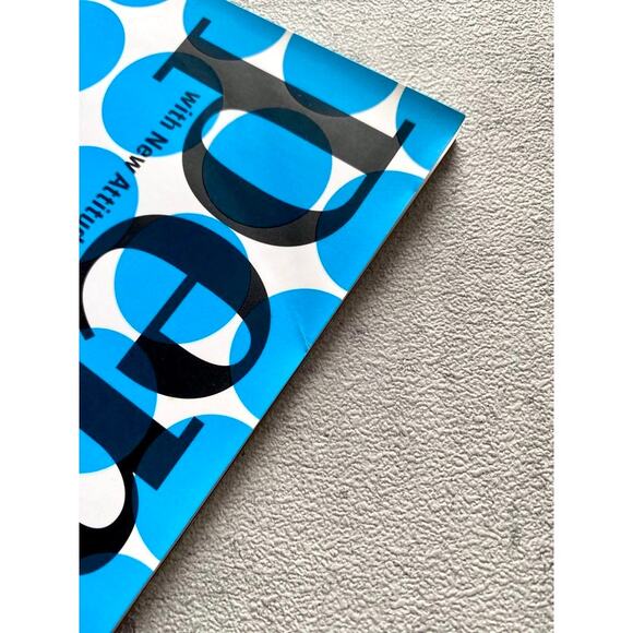 Pen Magazine 2012 No.307 issue dedicated to Comme des Garcons - Picture 2 of 2